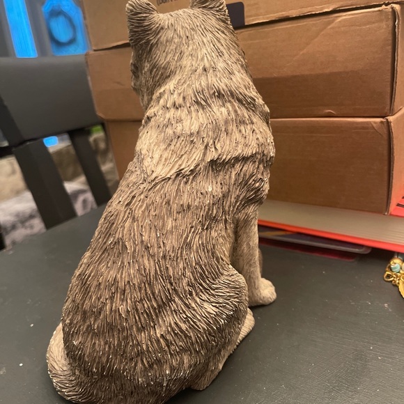 Sandra Brue Large Wolf Sculpture with pup pre owned - Picture 5 of 8